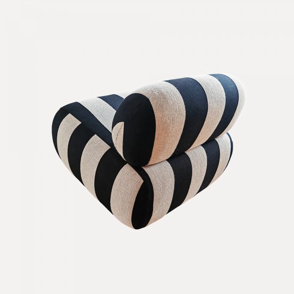 Lounge Sofa for Resting Area – Ergonomic Design Inspired by Insects - Image 5